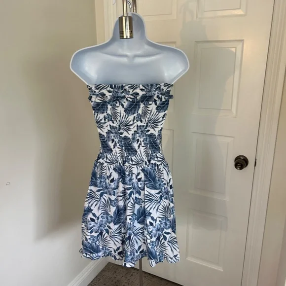 Ocean Drive Blue and White Hawaiian Print Strapless Dress - Picture 2 of 3